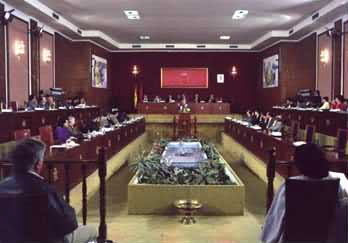 Una de las primeras sesiones de la Asamblea Regional de Murcia en la antigua sede de la Casa de la Cultura de Cartagena